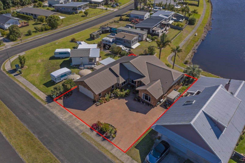 38 Motukorure Parade, Cooks Beach, Whitianga - Carousel 2