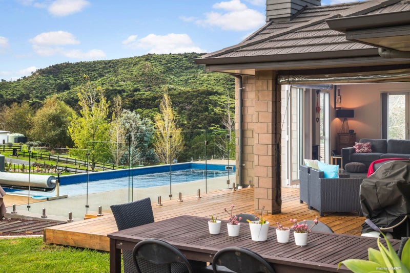 68 Judge Richardson Drive, Papakura - Carousel 1