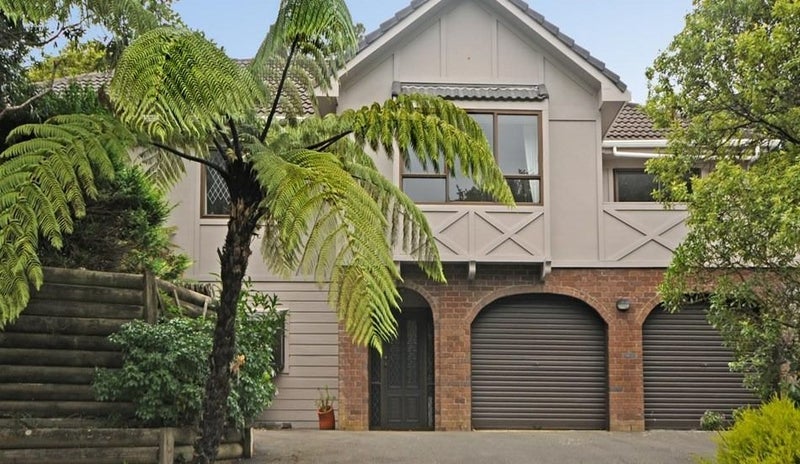 2 Atahu Grove, Tirohanga, Lower Hutt - Carousel 1