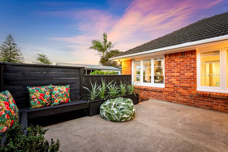 652 Te Atatu Road, Te Atatu Peninsula, Auckland - Carousel 15