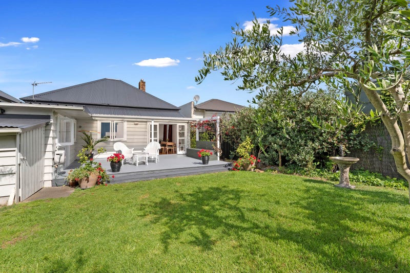 25 Anne Street, Devonport, Auckland - Carousel 2