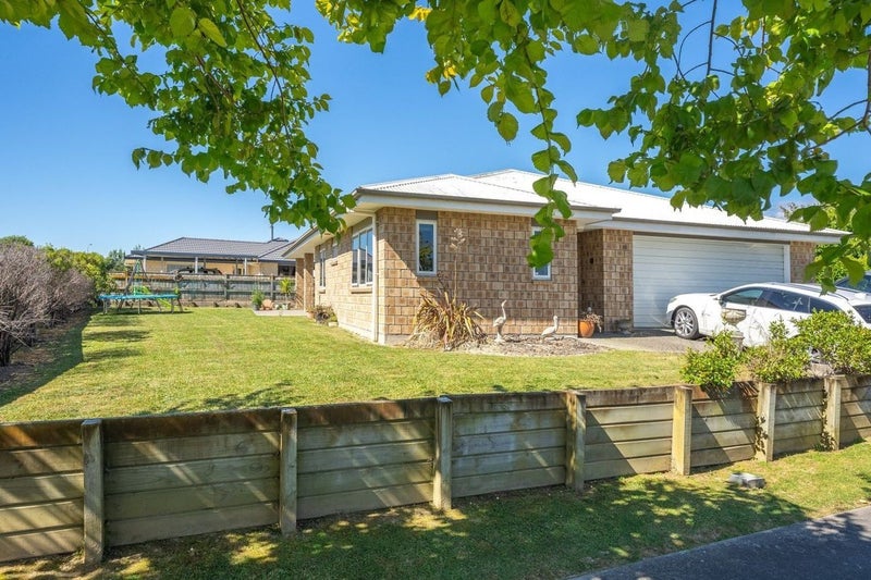 11 Speranza Avenue, Otaki - Carousel 2