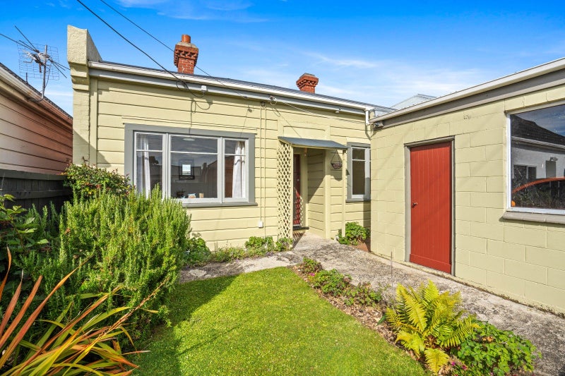 11 Beresford Street, Kaikorai, Dunedin - Carousel 1