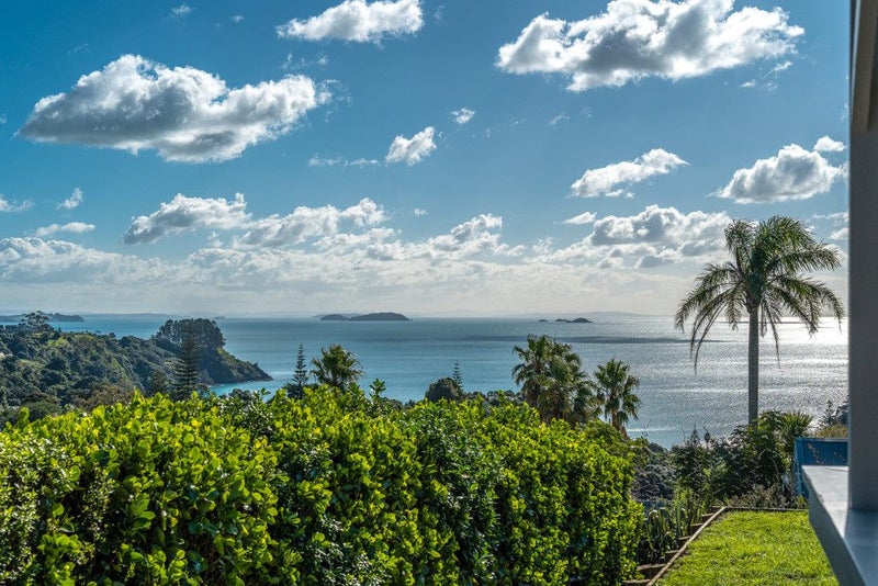 12 Giles Road, Ostend, Waiheke Island - Carousel 1