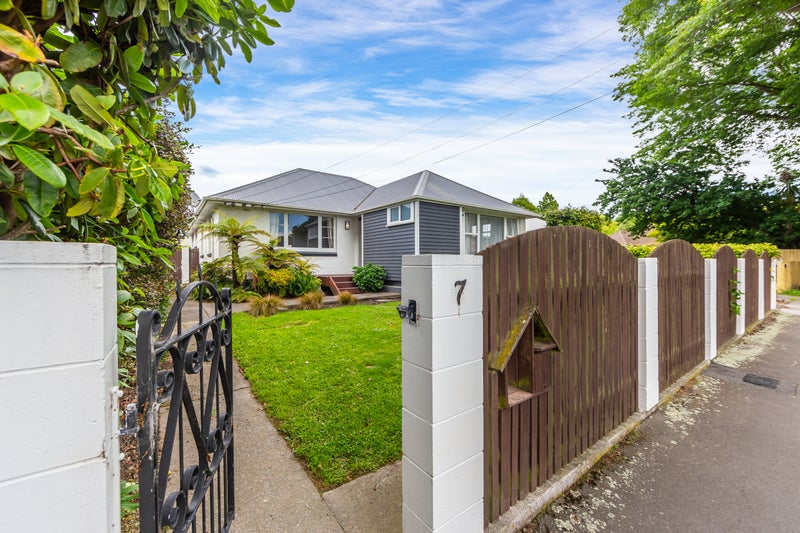 7 Truman Road, Bryndwr, Christchurch - Carousel 1