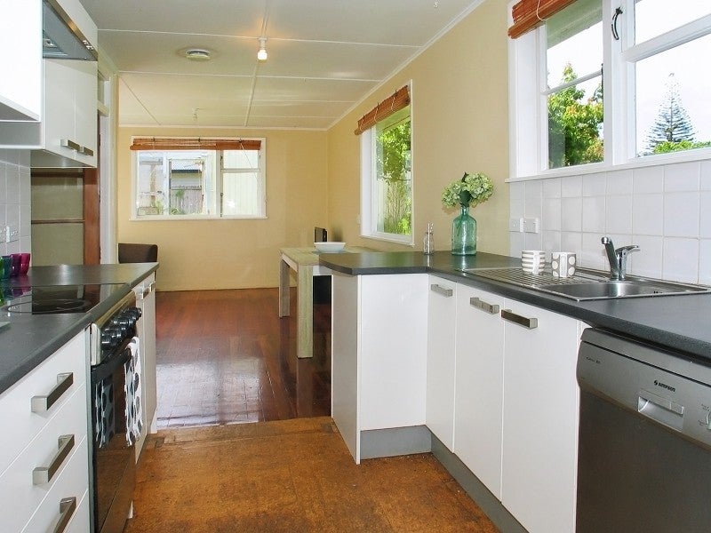 26 Chaffey Crescent, Titahi Bay, Porirua - Carousel 2