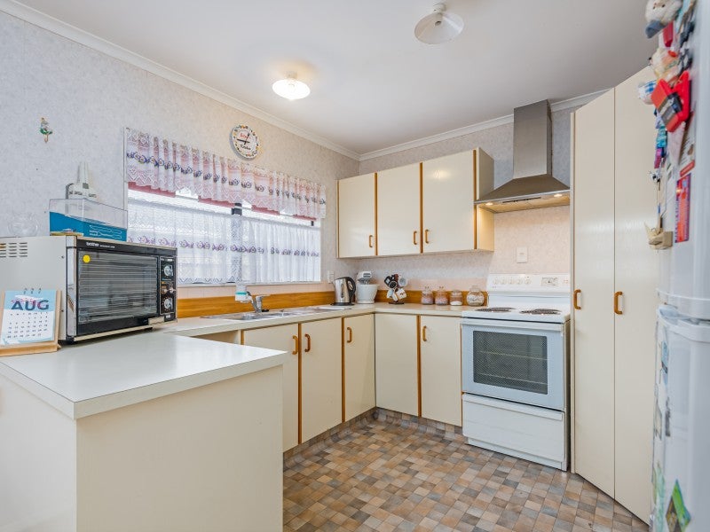 4 Ronberg Street, Highbury, Palmerston North - Carousel 2