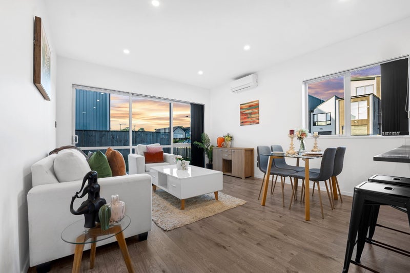 20 Herekino Street, Westgate, Auckland - Carousel 1