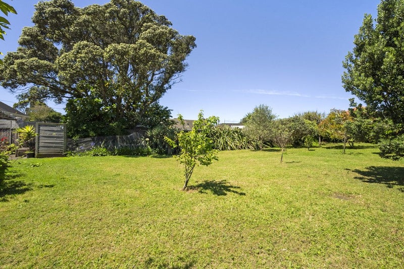15A Marama Crescent, Spotswood, New Plymouth - Carousel 2