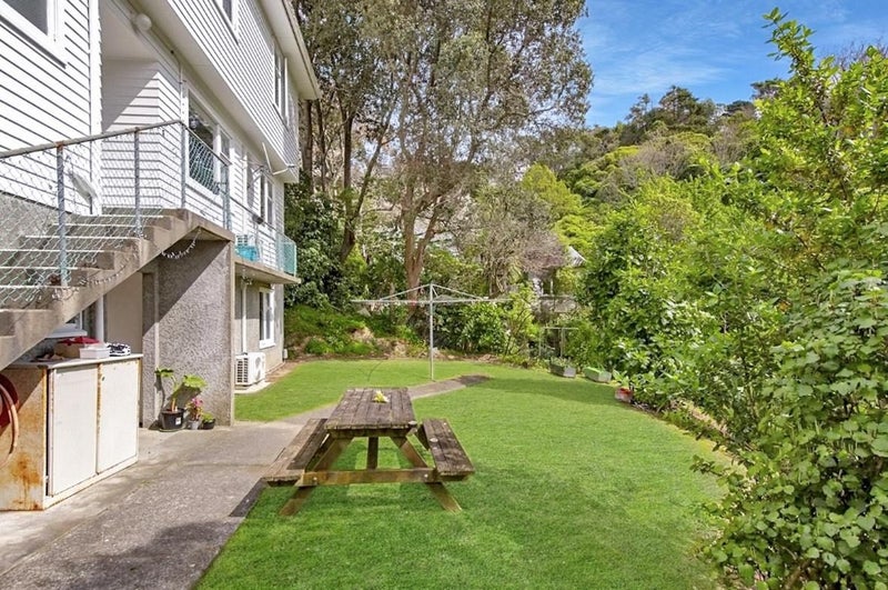 16 Farnham Street, Mornington, Wellington - Carousel 2