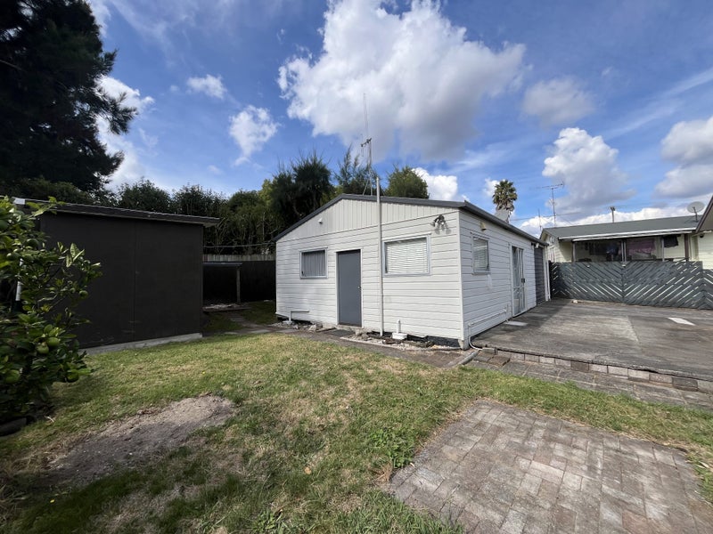 75 Peacockes Road, Fitzroy, Hamilton - Carousel 1