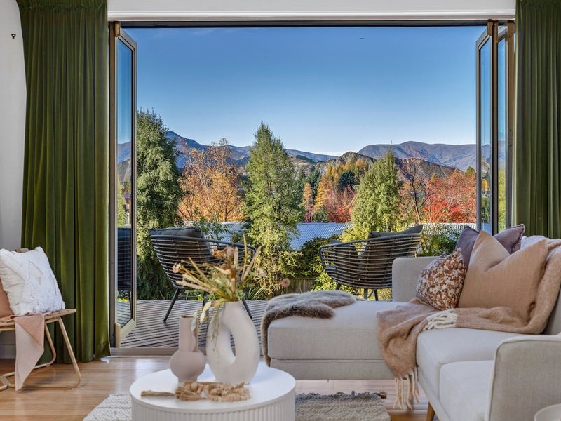 38 McChesney Road, Arthurs Point, Queenstown - Carousel 1