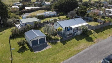 13 Drake Street, Waikawa Beach, Manakau - Carousel 1