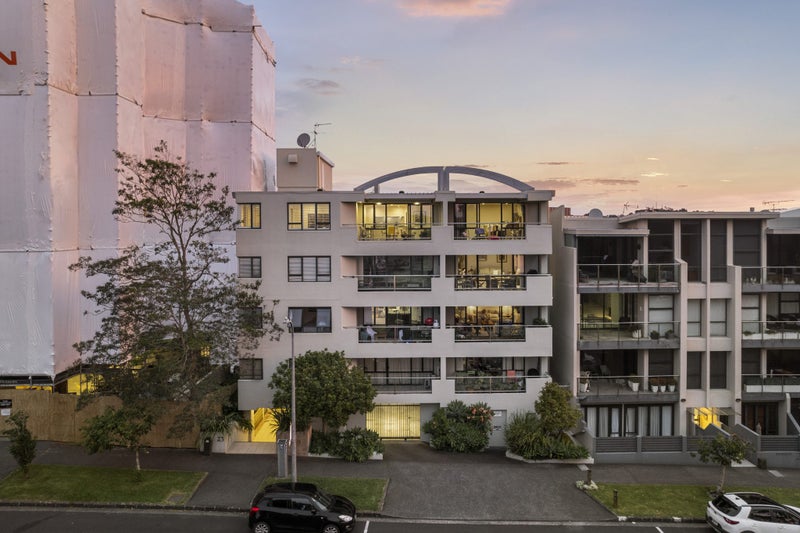 4C/23 George Street, Newmarket, Auckland - Carousel 30