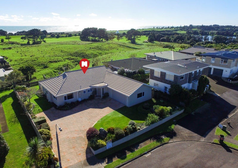 11 Chatswood Grove, Fitzroy, New Plymouth - Carousel 2