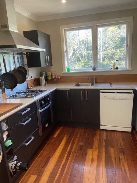 9 Kahikatea Lane, Brown Owl, Upper Hutt - Carousel 1