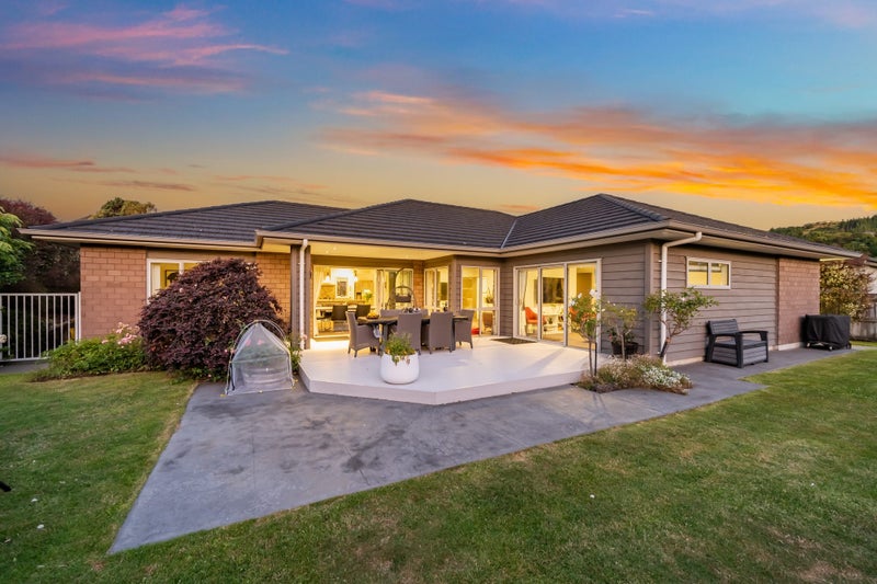 19 Flotilla Place, Whitby, Porirua - Carousel 1