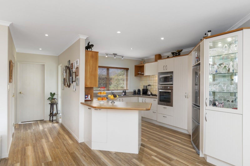 197 Tanners Point Road, Katikati - Carousel 2