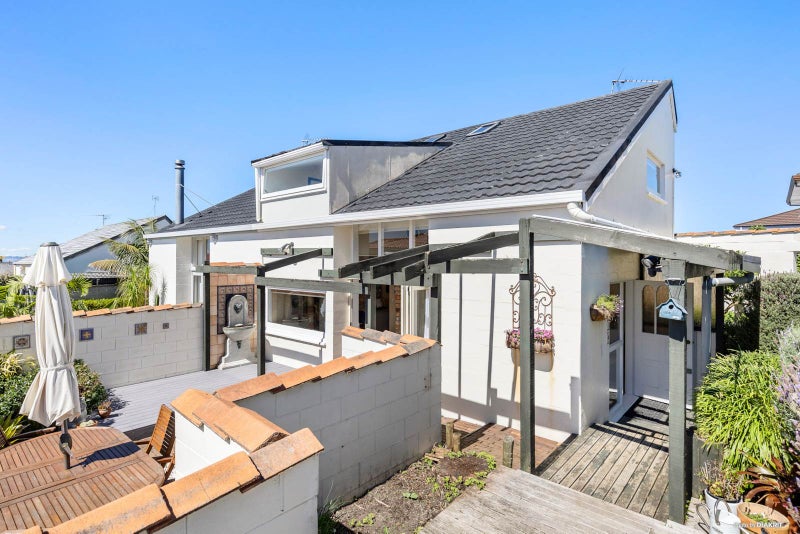 7B Ngatiawa Street, One Tree Hill, Auckland - Carousel 1