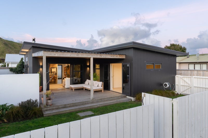 8 Hooper Street, Tamarau, Gisborne - Carousel 1