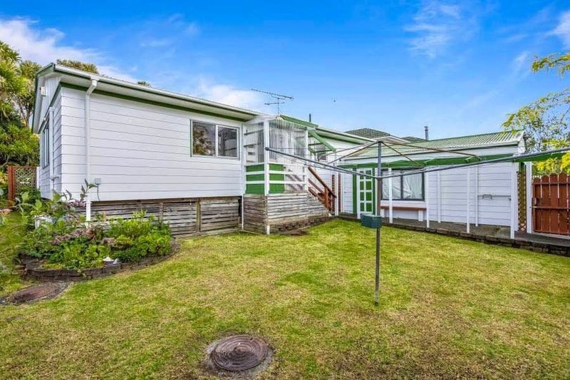 1/24 Applewood Drive, Henderson, Auckland - Carousel 2