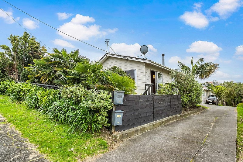 1/10 Waratah Street, Birkenhead, Auckland - Carousel 2
