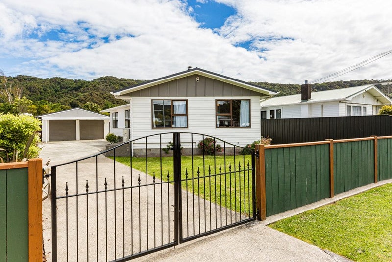 73 Karamu Crescent, Wainuiomata, Lower Hutt - Carousel 1