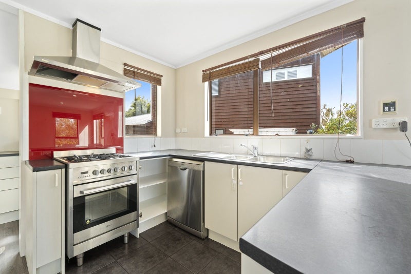 2/12 KEKENO GR, HARBOUR VIEW, LOWER HUTT - Carousel 2