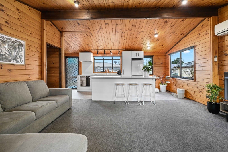 16A Vardon Road, St Andrews, Hamilton - Carousel 1