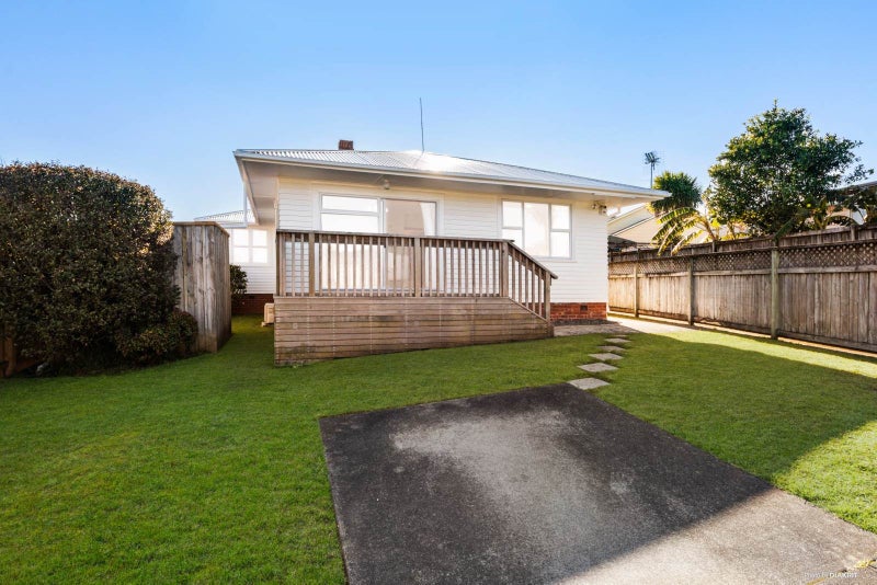 11 Chilcott Road, Henderson, Auckland - Carousel 2