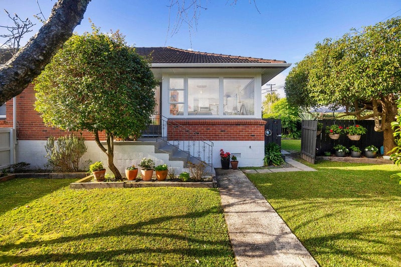 31 Fir Street, Waterview, Auckland - Carousel 2