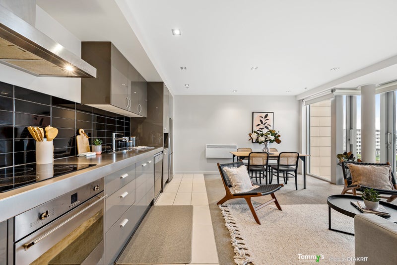 6H/82 Cable Street, Te Aro, Wellington - Carousel 2