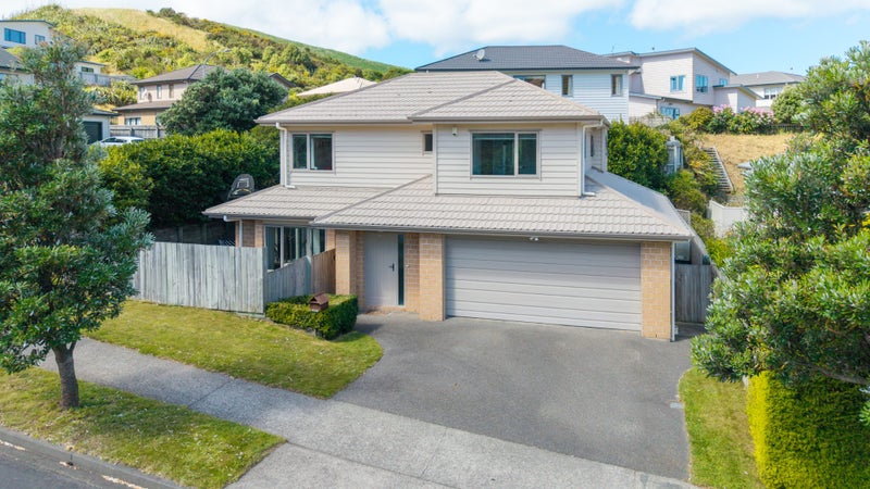 92 Amesbury Drive, Churton Park, Wellington - Carousel 1