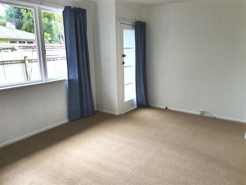 1033D Fergusson Drive, Clouston Park, Upper Hutt - Carousel 2