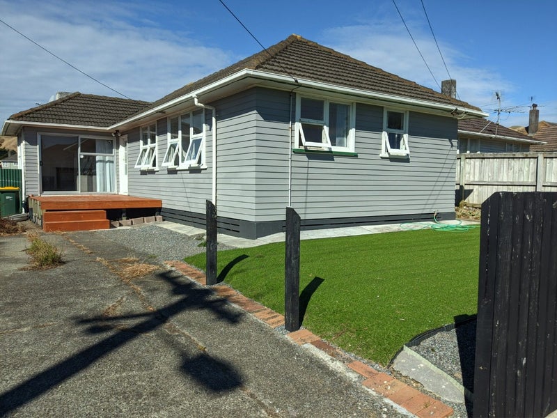11 D'Urville Street, Cannons Creek, Porirua - Carousel 1