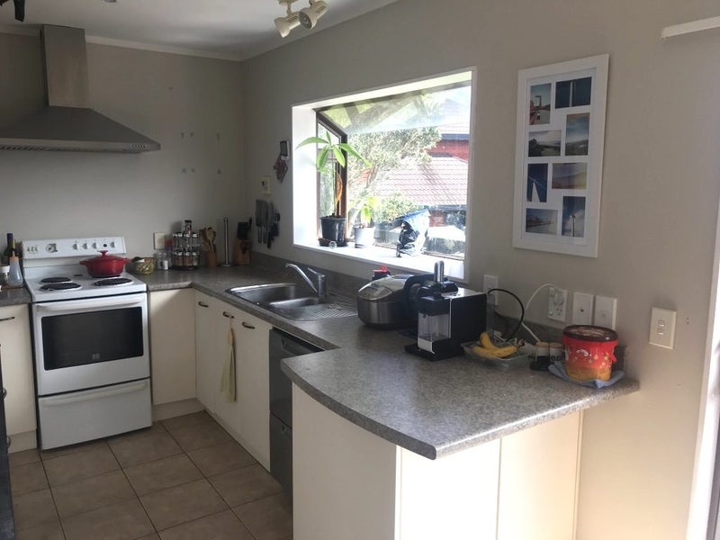 31 Peppertree Lane, Woodridge, Wellington - Carousel 2