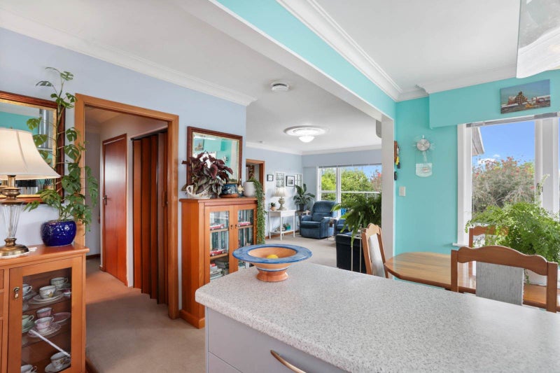 9 Alwyn Avenue, Te Atatu South, Auckland - Carousel 2