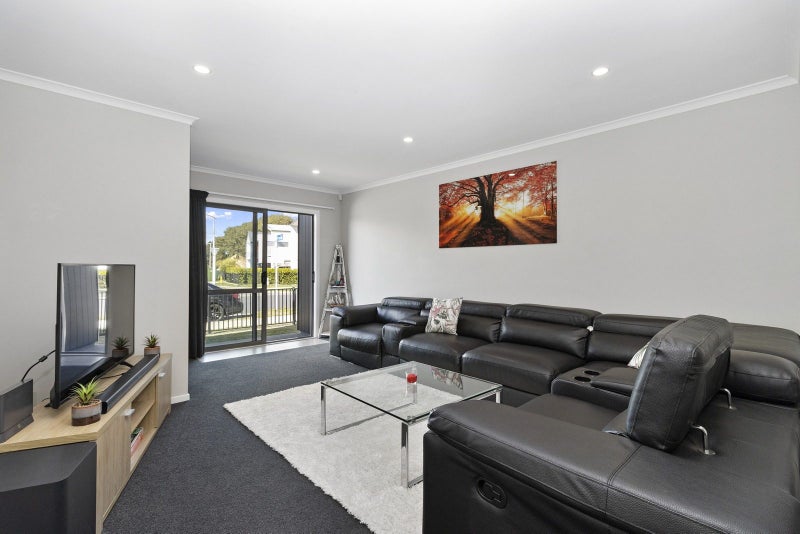 39 Tennille Street, Flagstaff, Hamilton - Carousel 2
