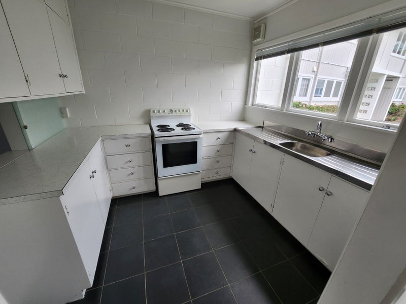 11/6 Keys Street, Elderslea, Upper Hutt - Carousel 2