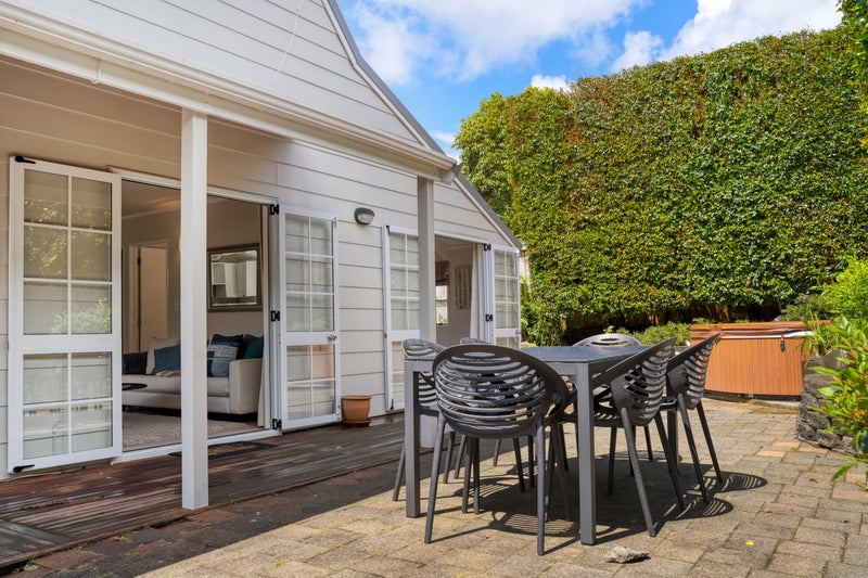 2/48 Woodside Avenue, Northcote, Auckland - Carousel 2