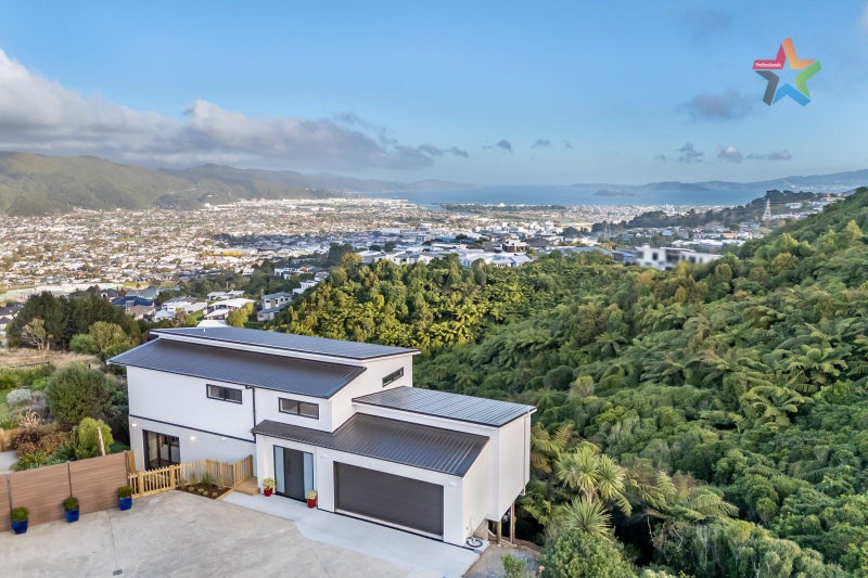 13A Winifred Way, Belmont, Lower Hutt - Carousel 1