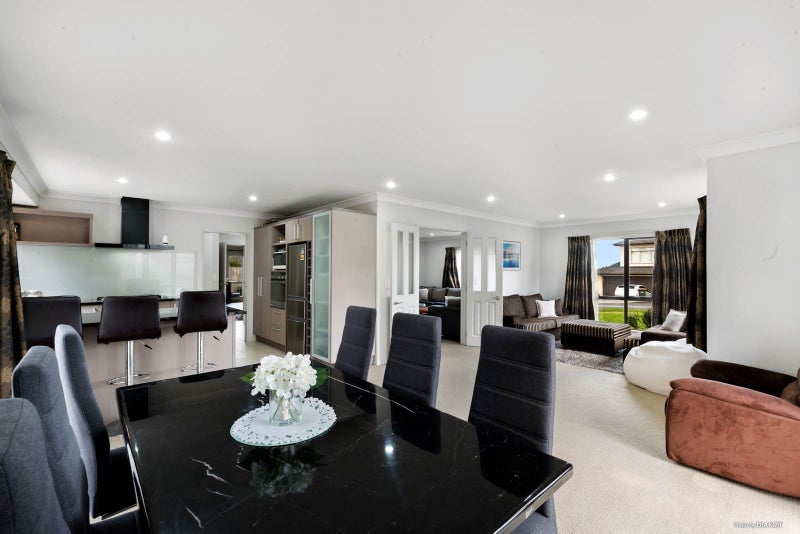 34 Amaretto Avenue, Flat Bush, Auckland - Carousel 1