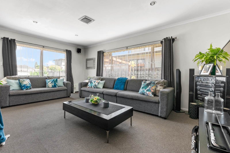 2/10 York Road, Papatoetoe, Auckland - Carousel 2
