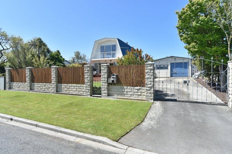 106 Dunns Avenue, The Pines Beach, The Pines Beach - Carousel 1