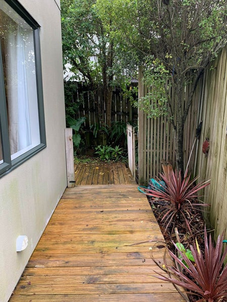 77 Sunvue Road, Glen Eden, Auckland - Carousel 17