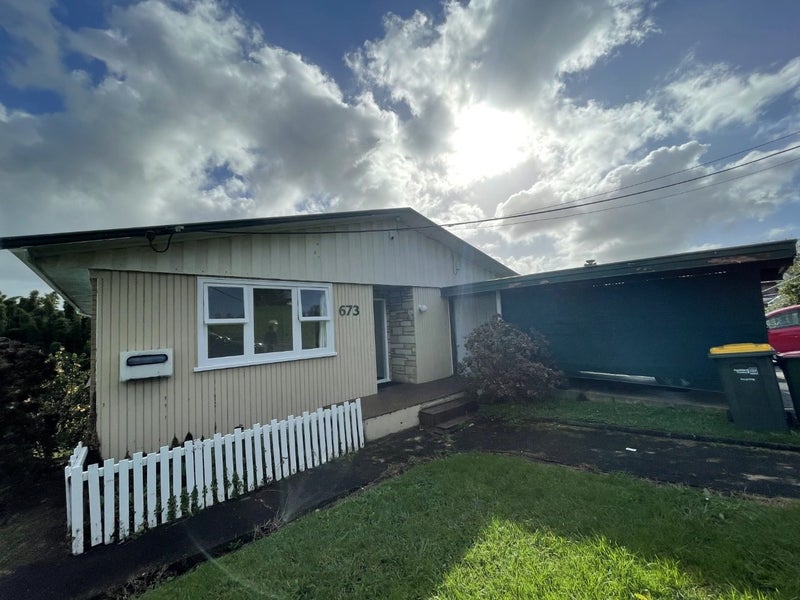 673 Beach Road, Rothesay Bay, Auckland - Carousel 1