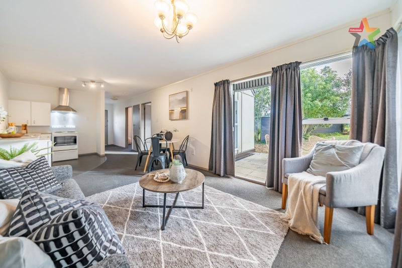 6/17 Cedar Street, Maungaraki, Lower Hutt - Carousel 1