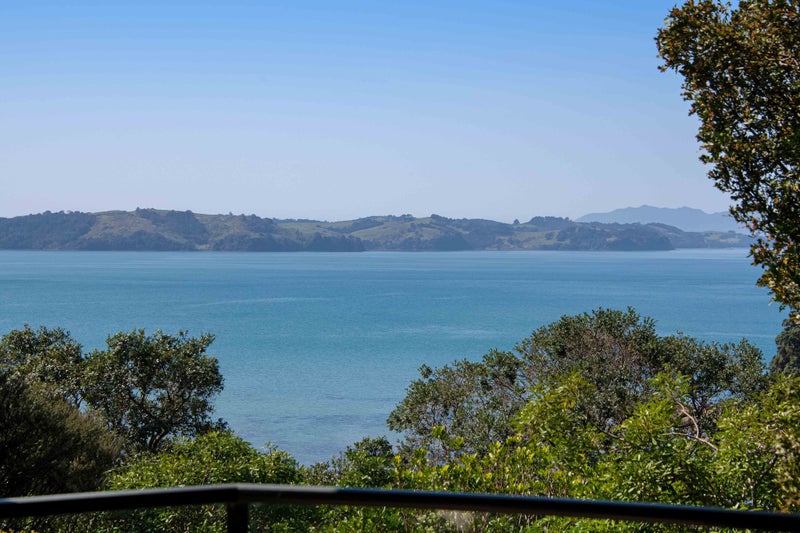 33 Rangimaarie Crescent, Snells Beach, Snells Beach - Carousel 1
