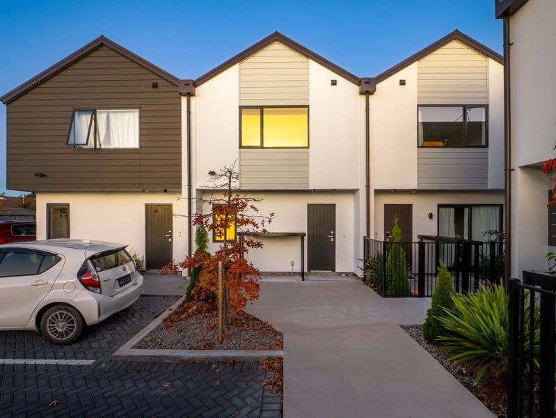 2/15 Bunyan Street, Waltham, Christchurch - Carousel 1