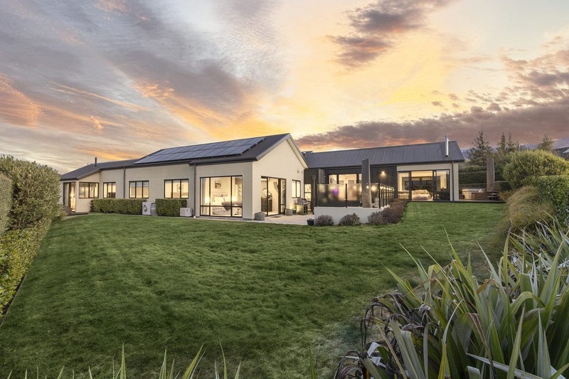 47 Minaret Ridge, Wanaka - Carousel 1